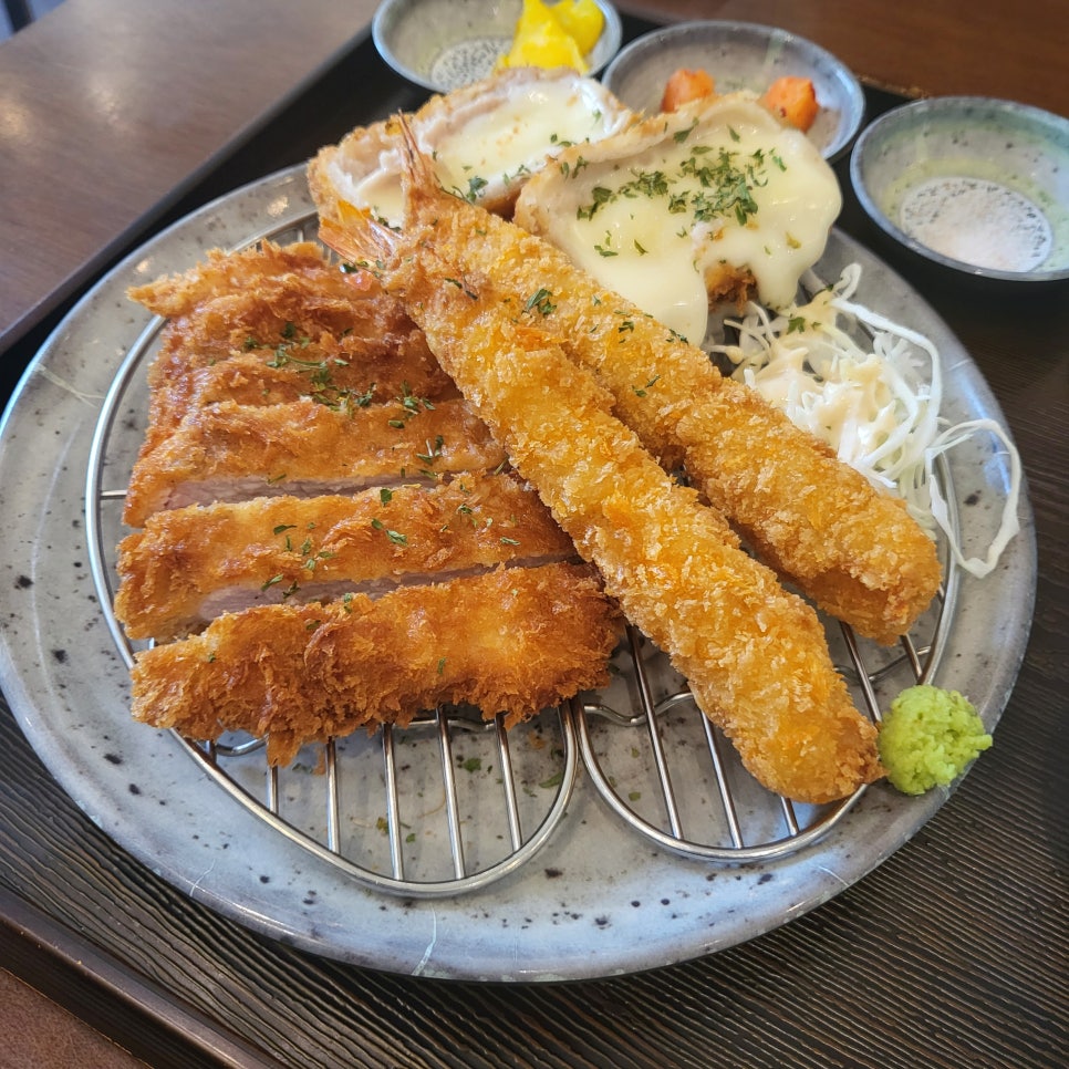 안양 아이에스비즈타워 맛집 유미카츠 모듬카츠 SSS급 리뷰