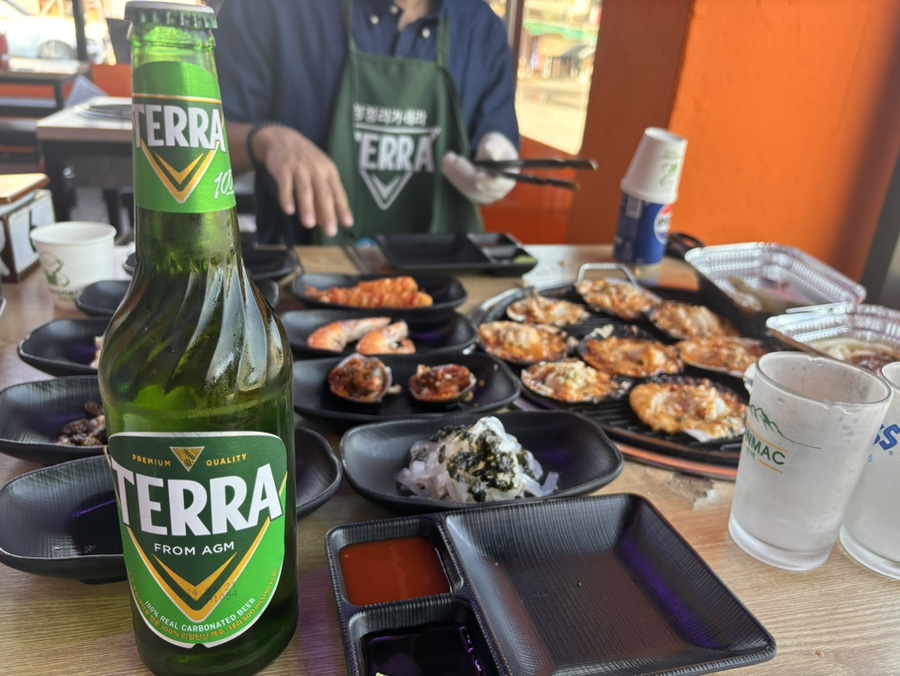 을왕리 데이트 코스로 해수욕장뷰 조개구이 맛집 추천 주차 산더미조개92