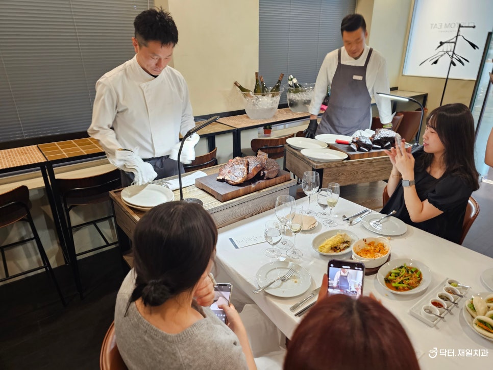 압구정 커스텀잇 스테이크하우스 히든룸에서 우리 치과만의 코스로 상반기 회식했어요 ! 티본 토마호크 비프립 3종세트