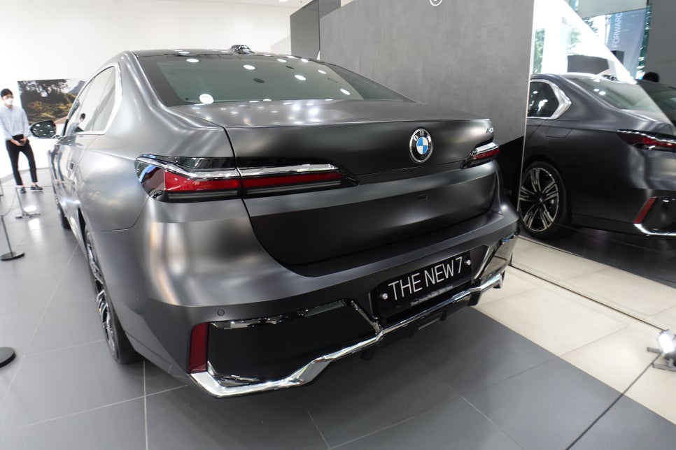 BMW 7시리즈 대란 최대 7천만원 할인 (i7,750e,740d,740i) 벤츠 S클래스 비교