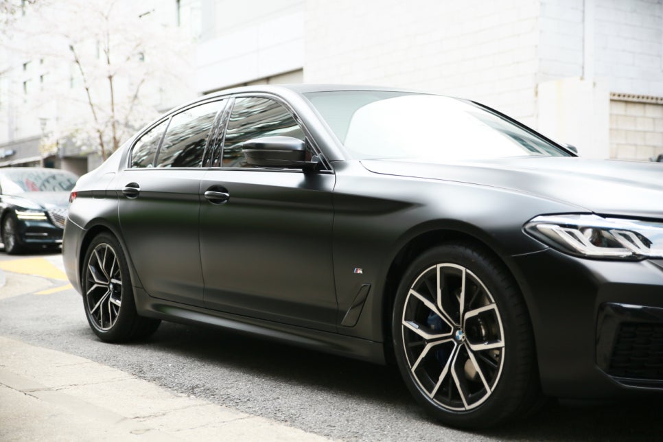 서울랩핑 BMW 530i 사틴블랙 랩핑 무광블랙 전체랩핑 잘하는곳