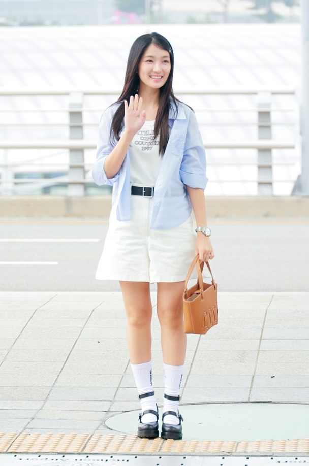 김혜윤 공항패션 난리난 여대생 여자 20대 대학생 중저가 여성 가방 추천 가격은?