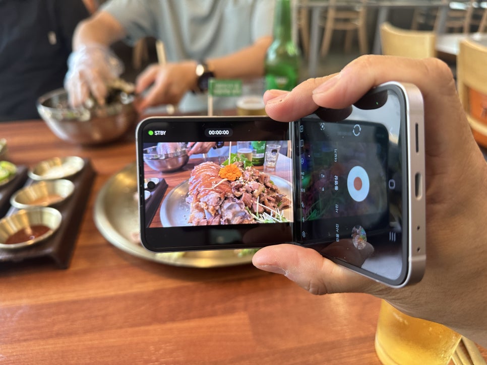 삼성 갤럭시 Z 플립6 AI 기능이 더해진 스마트폰 Galaxy Z Flip6