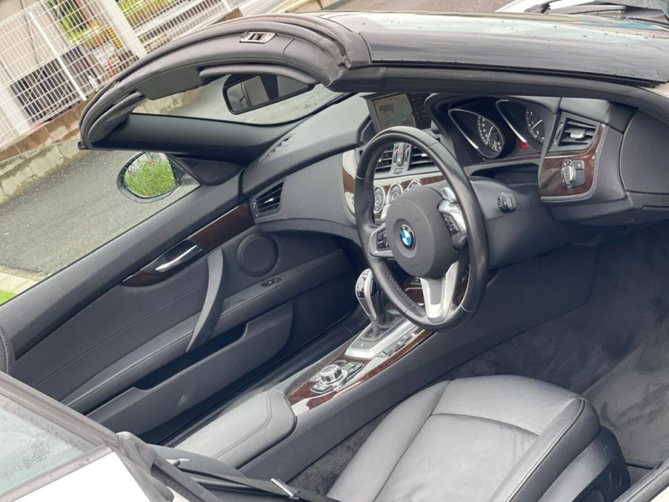5만km 주행한 BMW Z4 하드탑 얼마에 낙찰될까?
