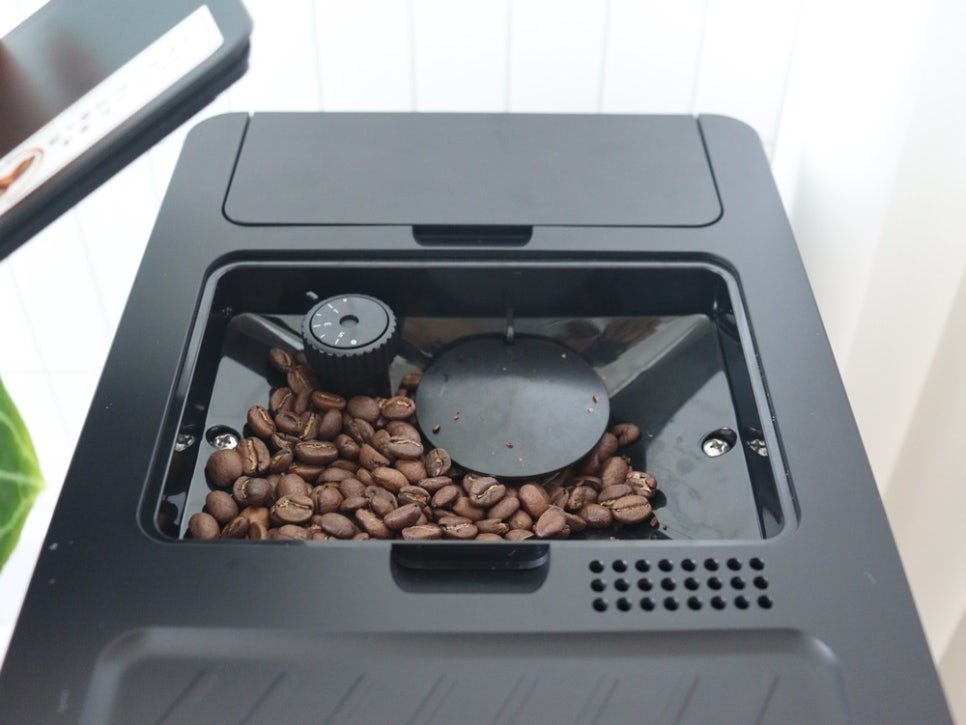 홈카페에 들인 전자동 커피머신 딜리코 밀크프레소 후기