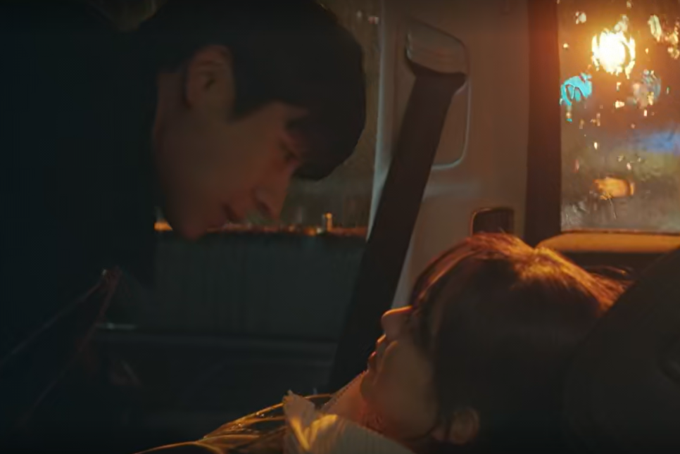 우연일까? 2회 10년동안 첫사랑 후영에게 홍주는 하룻만에?