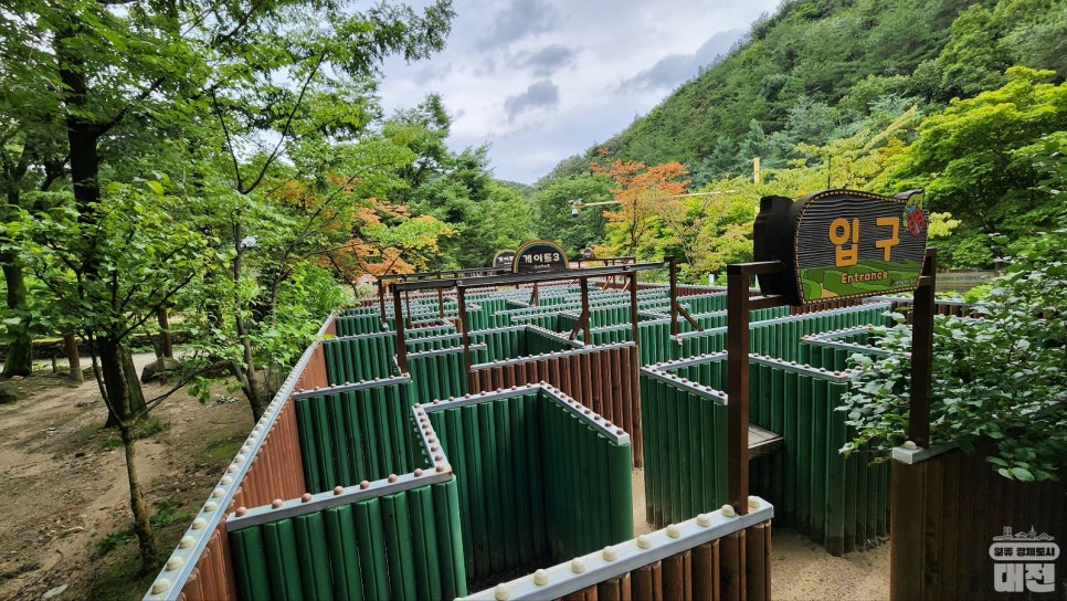 계곡과 수영장이 있는 여름 캠핑장 상소동 오토캠핑장