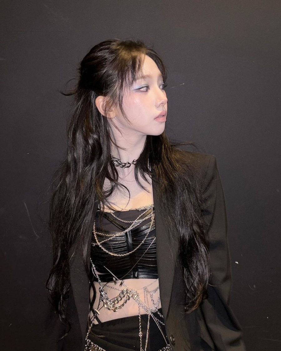 요즘 난리난 블루코어 아이섀도우 메이크업 뭐길래?