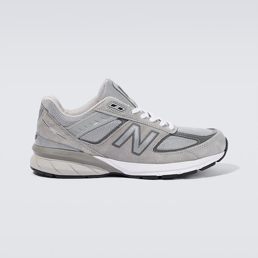 뉴발란스 여자 운동화 2002r 스틸 그레이 €92, 뉴발란스 530 그레이 €82, 뉴발란스 990V5 €137, 발 편한 운동화 해외직구 추천!