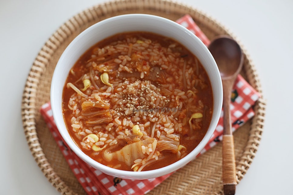 언니네 산지직송 염정아 김치콩나물죽 끓이는법 갱시기죽 레시피