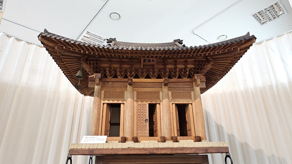 ‘대목장, 삶을 짓다’- 홍경선 대목장의 삶고 한옥 건축의 美