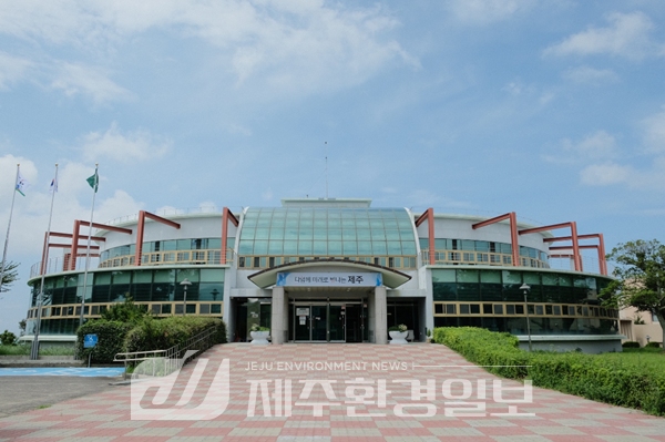 입양 유기동물의 행복한 일상, 글과 사진으로 만난다