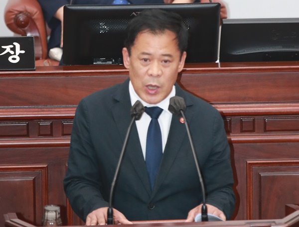 김대진 의원, “무분별한 훼손과 과도한 전정으로 가로수 본연 색체 희석”