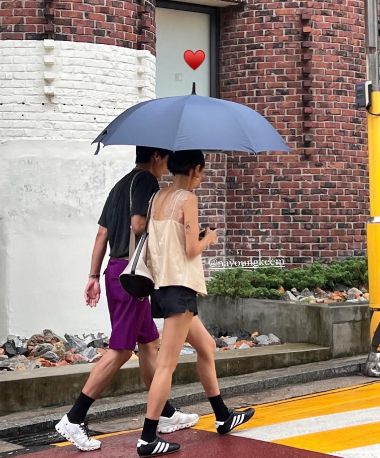 김나영 패션 추석연휴 밝게 빛낸 나시 민소매 데일리룩
