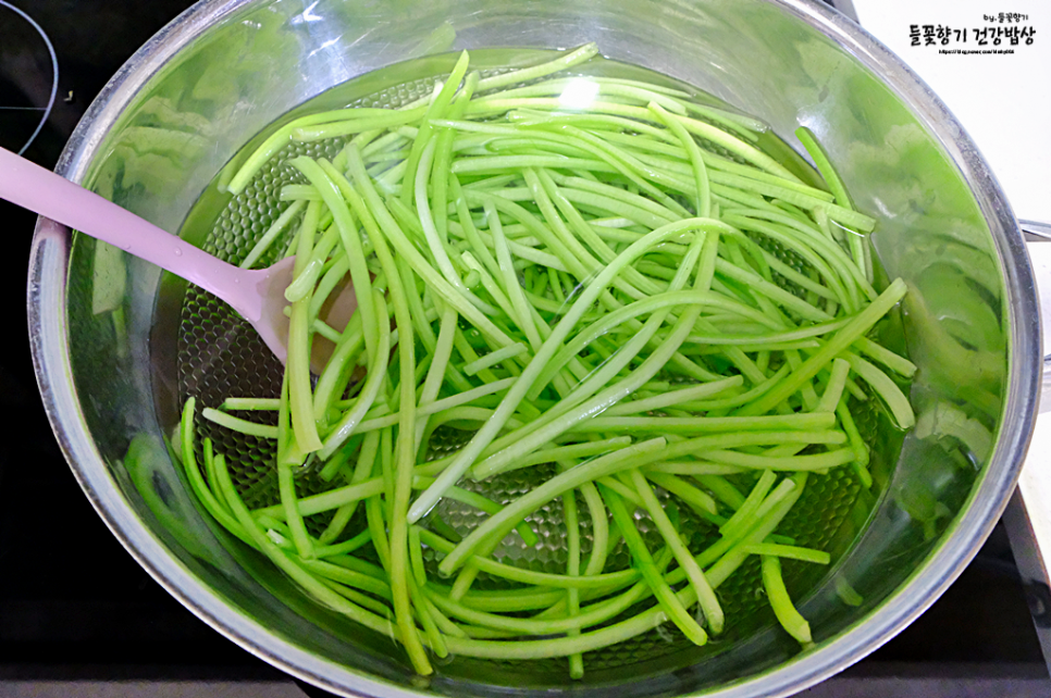 고구마줄기볶음 고구마줄기 요리 삶기 고구마순볶음