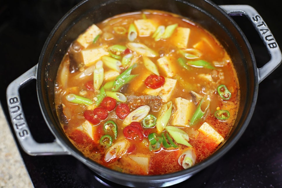 차돌박이 된장찌개 맛있게 끓이는법 차돌 된장찌개 레시피 재료