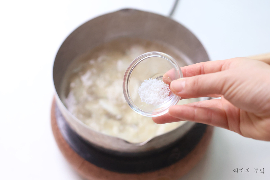 육수없이 떡국 끓이는법 떡만두국 계란 만두국 끓이는법