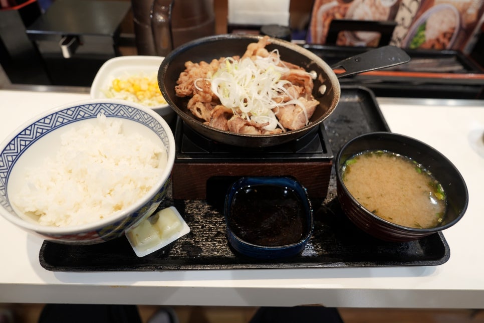 우메다 역 부근 야식 저렴하지만 맛 괜찮았던 요시노야