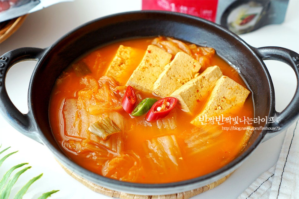 더미식 묵은지김치찌개 간단한 김치우동 만들기
