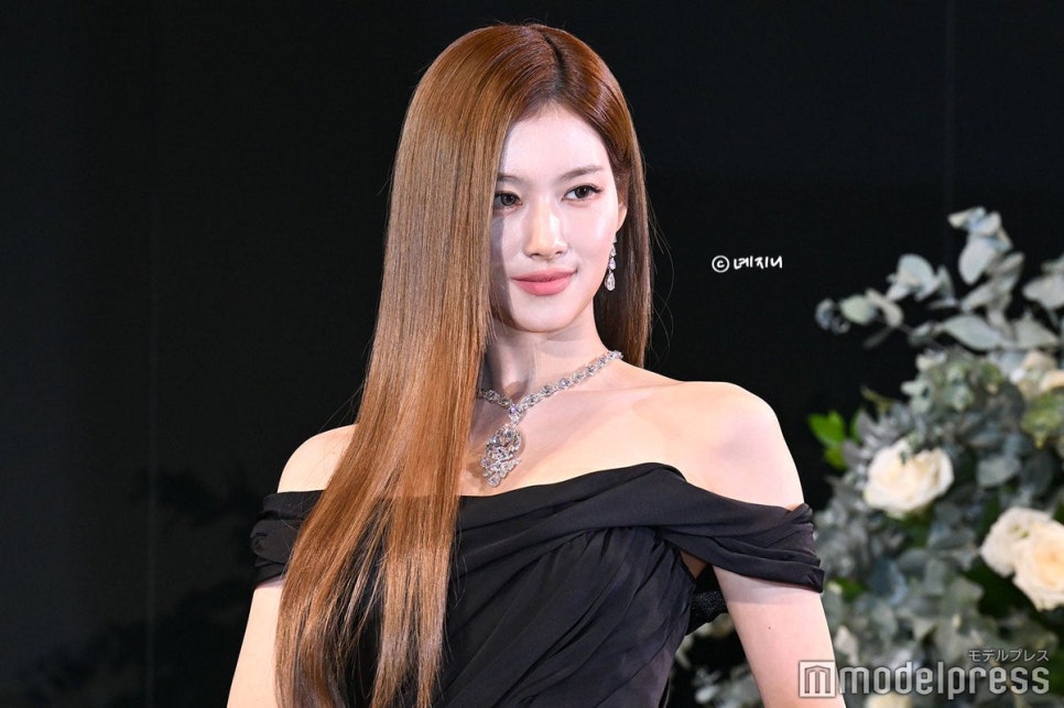 (이게 사나라고..?) 640 억원 명품목걸이 착용 확바뀐 근황