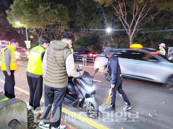 제주시, 불법 이륜차 합동 단속 무더기 적발