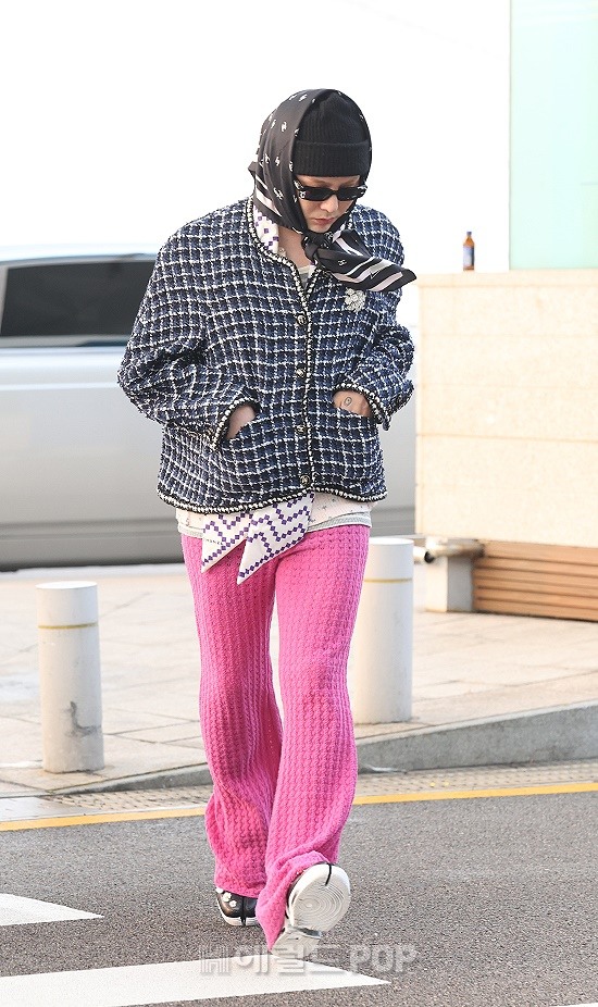 지드래곤, 샤넬 스카프 셀럽공항패션 오늘도 핫해