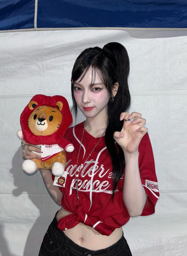 포니테일 정석이라는 에스파 카리나 여자 긴머리 헤어스타일