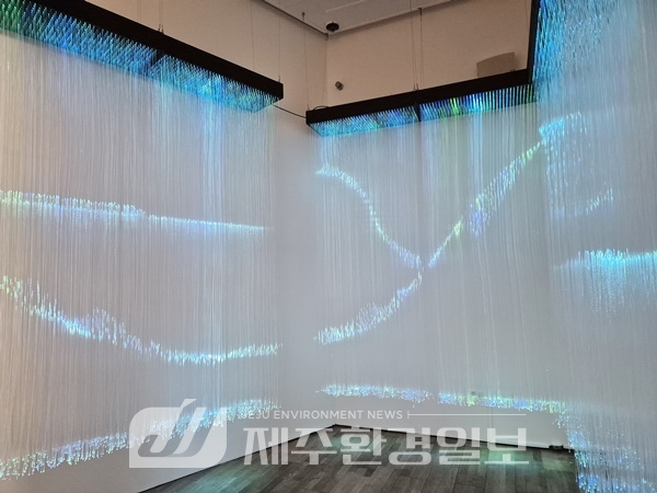 강태환 작가, 평화와 빛의 전시‘내가 이끌었어 이 길로(I led you this way)’