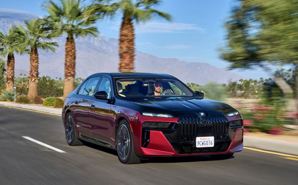 요즘 S 클래스 씹어 먹는다는 BMW 7시리즈, 실내 봤더니