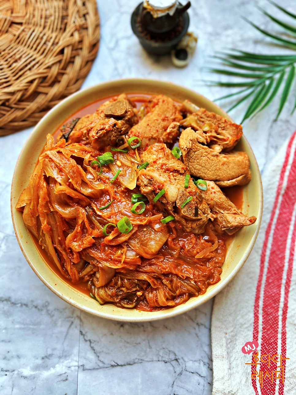 등갈비 김치찜 레시피 돼지고기 묵은지 김치찜 만들기