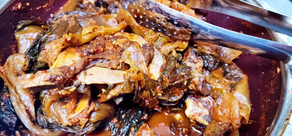 손님초대요리 등뼈 김치찜 레시피 뼈다귀 묵은지 김치찜 만드는법 신김치요리