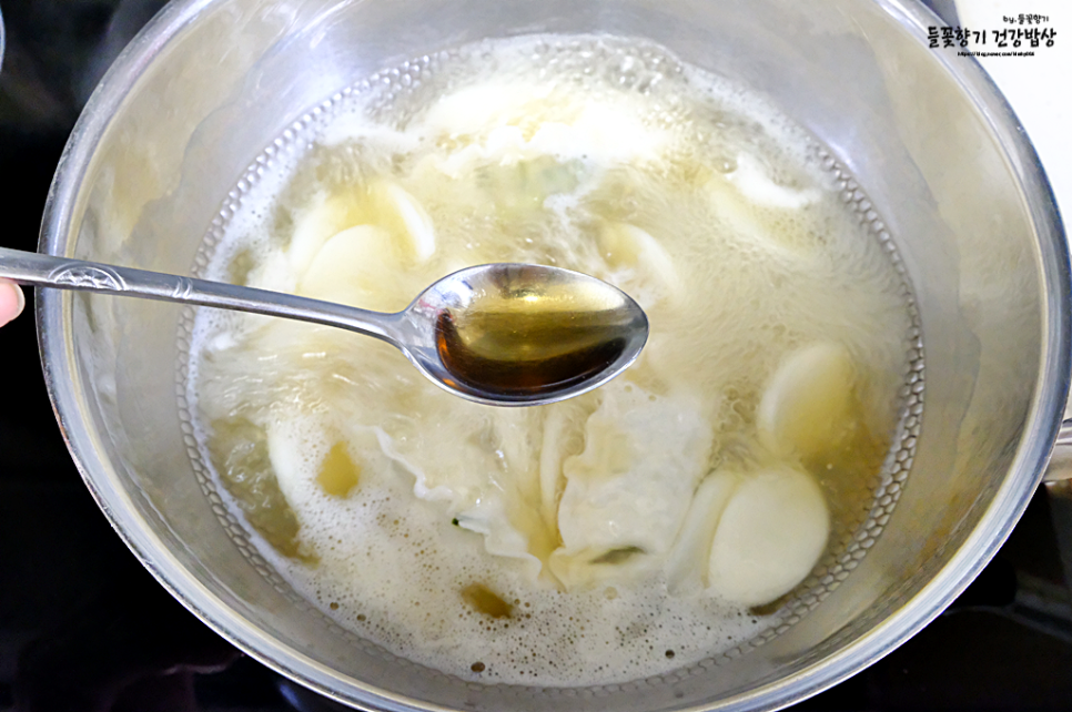 떡국 끓이는법 멸치육수 떡만두국 레시피