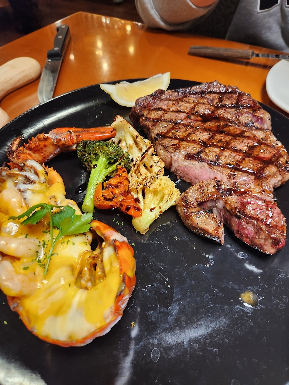 매우 밀린 먹부림 근황 일지 파주 이가네 떡볶이 아웃백 기영이 숯불 파닭 파추가 월미도