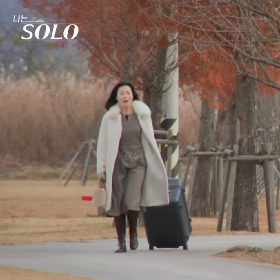 남자 마음 훔치는 스킬? 나는솔로 25기 영자 (+여출 명품 가방 패션)