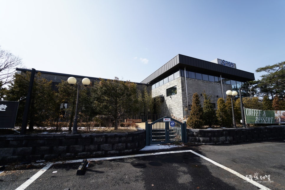 더양평카페 남한강뷰 쾌적한 공간 기분 좋은 향