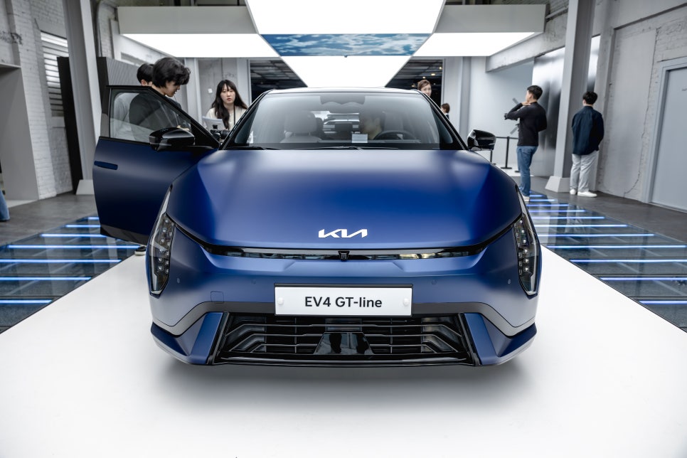 2025 EV4 제원 정보 포토 가격, K4 전기차 버전인가? 아반떼 킬러일까?