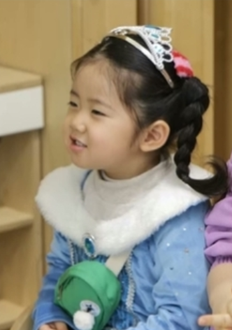 오종혁 딸 오로지, ‘슈돌’ 첫 출격! 반달 눈웃음으로 아빠 자랑 뿜뿜