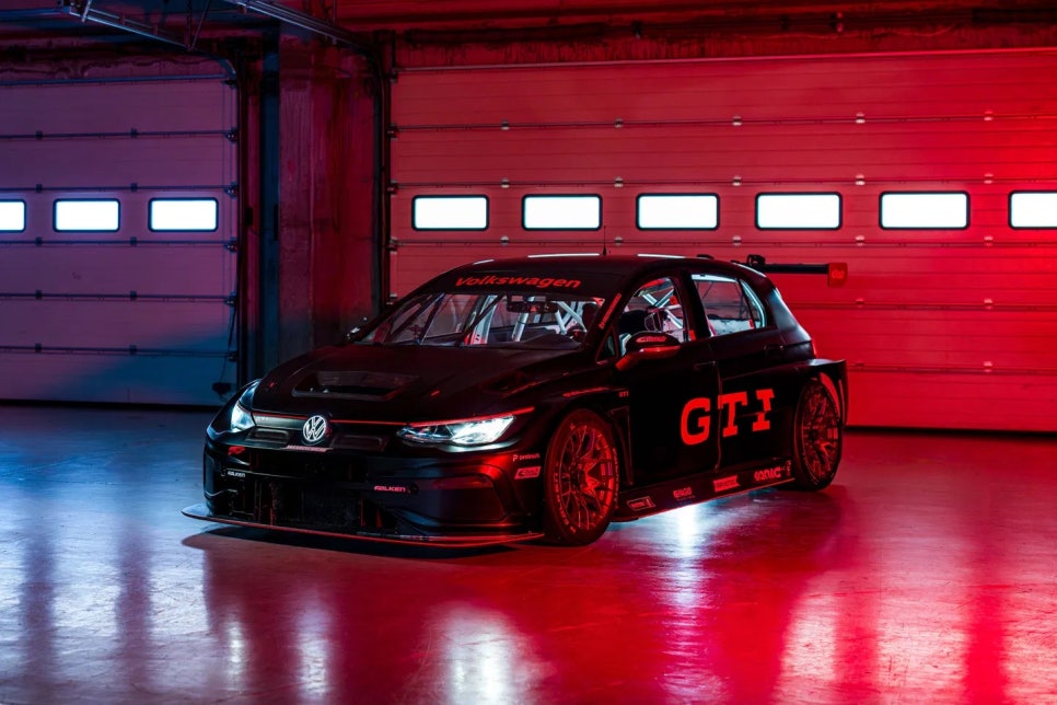폭스바겐, 골프 GTI 50주년 기념 모델 뉘르부르크링 24시에서 공개
