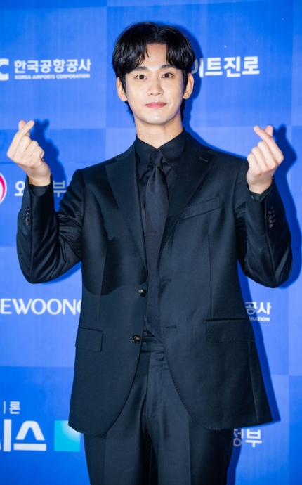 논란 후 첫 공식석상 김수현, 대만 팬미팅 강행 경찰 50명 비상 대기 ‘현장 긴장감 고조’