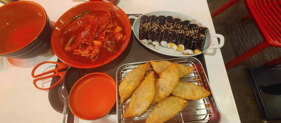 부산 떡볶이 맛집 범일동 원조 매떡 언제 먹어도 맵다 매워