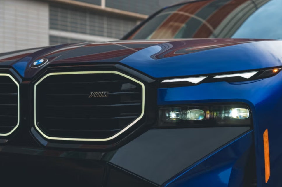 2025 BMW XM 성능 할인가 하이브리드 대형 SUV