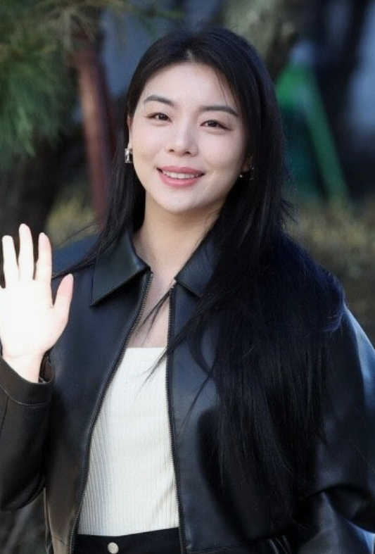 에일리, 4월 결혼 후에도 변함없는 무대 약속 최시훈과 2막"
