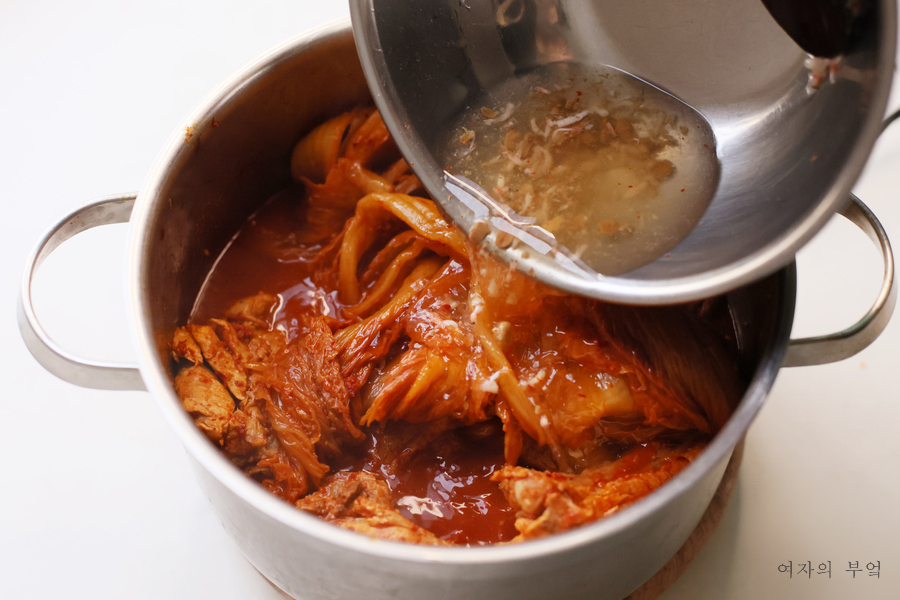 초간단 등갈비 김치찜 레시피 묵은지 돼지고기 김치찜 만들기