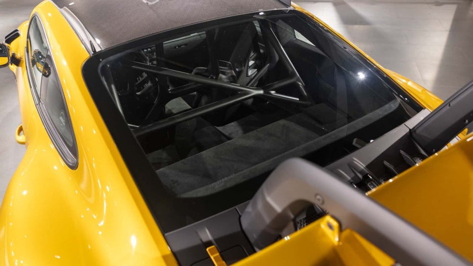 단 한 대뿐인 크로마플레어 도장의 포르쉐 911 GT3 RS 존더분쉬