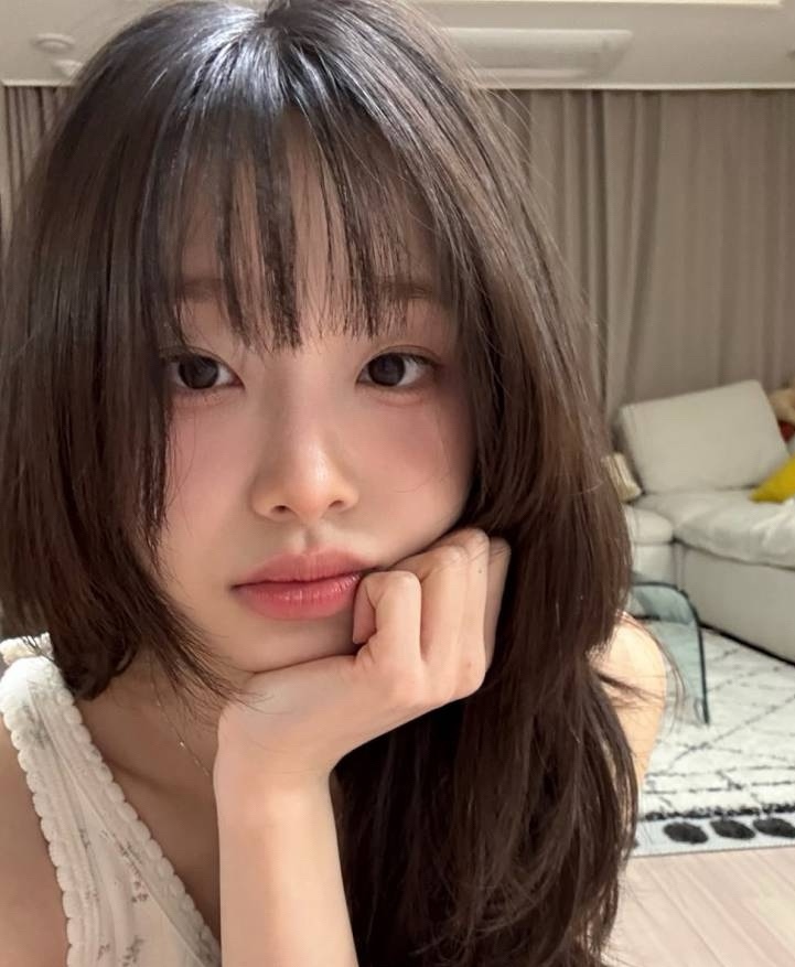 층많은 긴머리 레이어드컷 한 츄, 어울리는 얼굴형은?