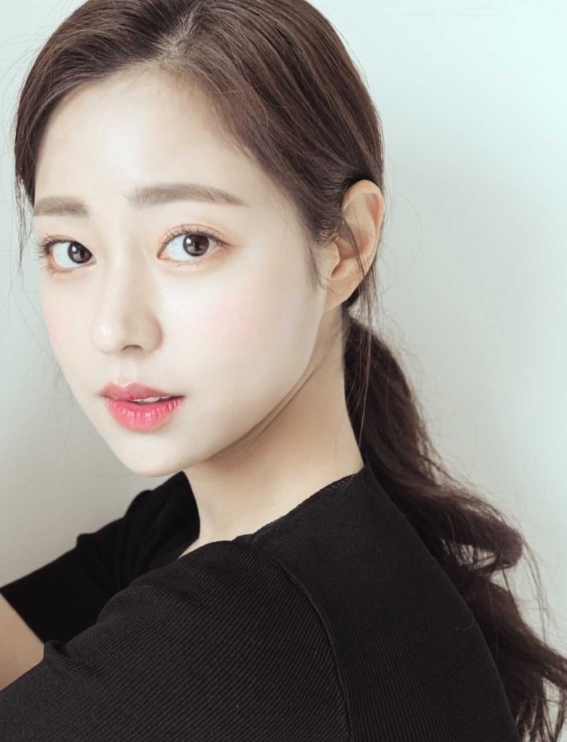 서울대 출신 금수저인데 알바하며 연예계 데뷔한 여배우.jpg