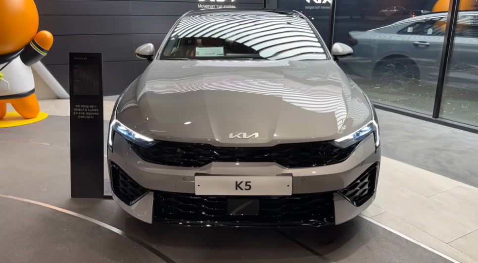 5월 대박 할인 풀었다는 기아 K5, "쏘나타 이기겠는데?"