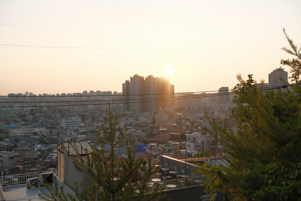용산 가볼만한곳 일몰 보기 좋은 후암동 해방촌 카페 - 클리프 서울