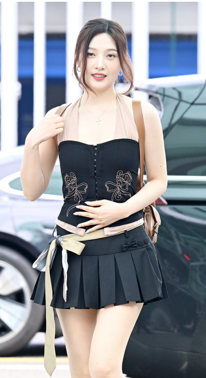 레드벨벳 조이·슬기 공항패션, 런던 가는 길에 ‘다이너마이트 미모’ 폭발!