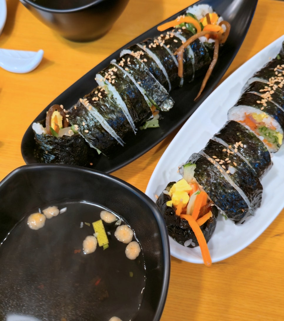 여의도 김밥 추천 킴스라이스 맛있어! (야채&연어)